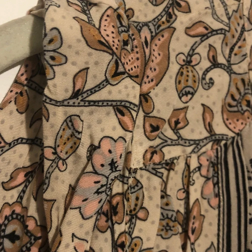 O'Neill Cream and Brown Patterned Top - Picture 4 of 9